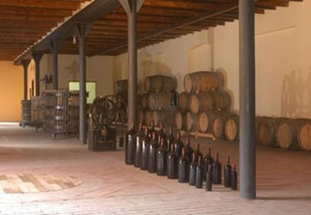 Hostal Europa Castejon  Luaran gambar