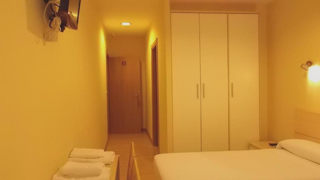 Hostal Europa Castejon  Luaran gambar